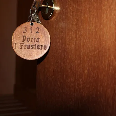 A' Porta I Frustere Apartment *
